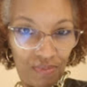 Meet your Posher, Monique